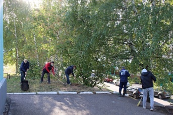 Сотрудники МУП УИС убрали более 17 000 кв.м территории